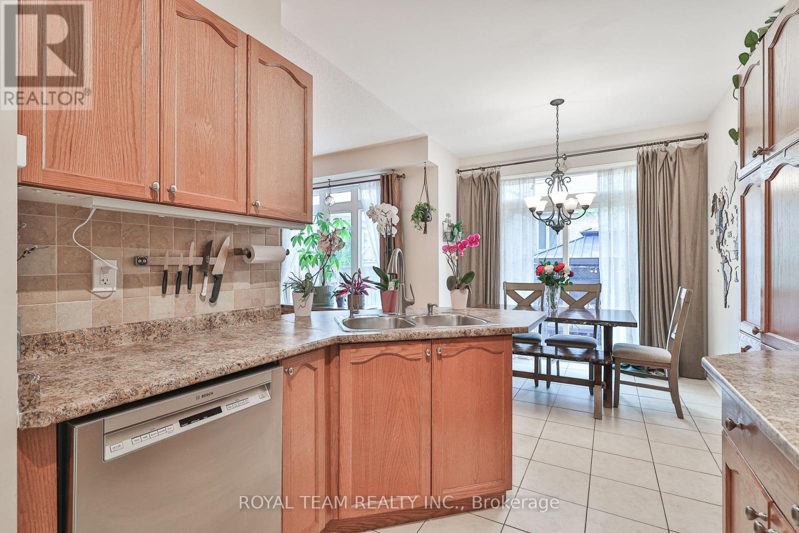 76 Degas Drive, Vaughan, Ontario  L4J 9J3 - Photo 8 - N12199908