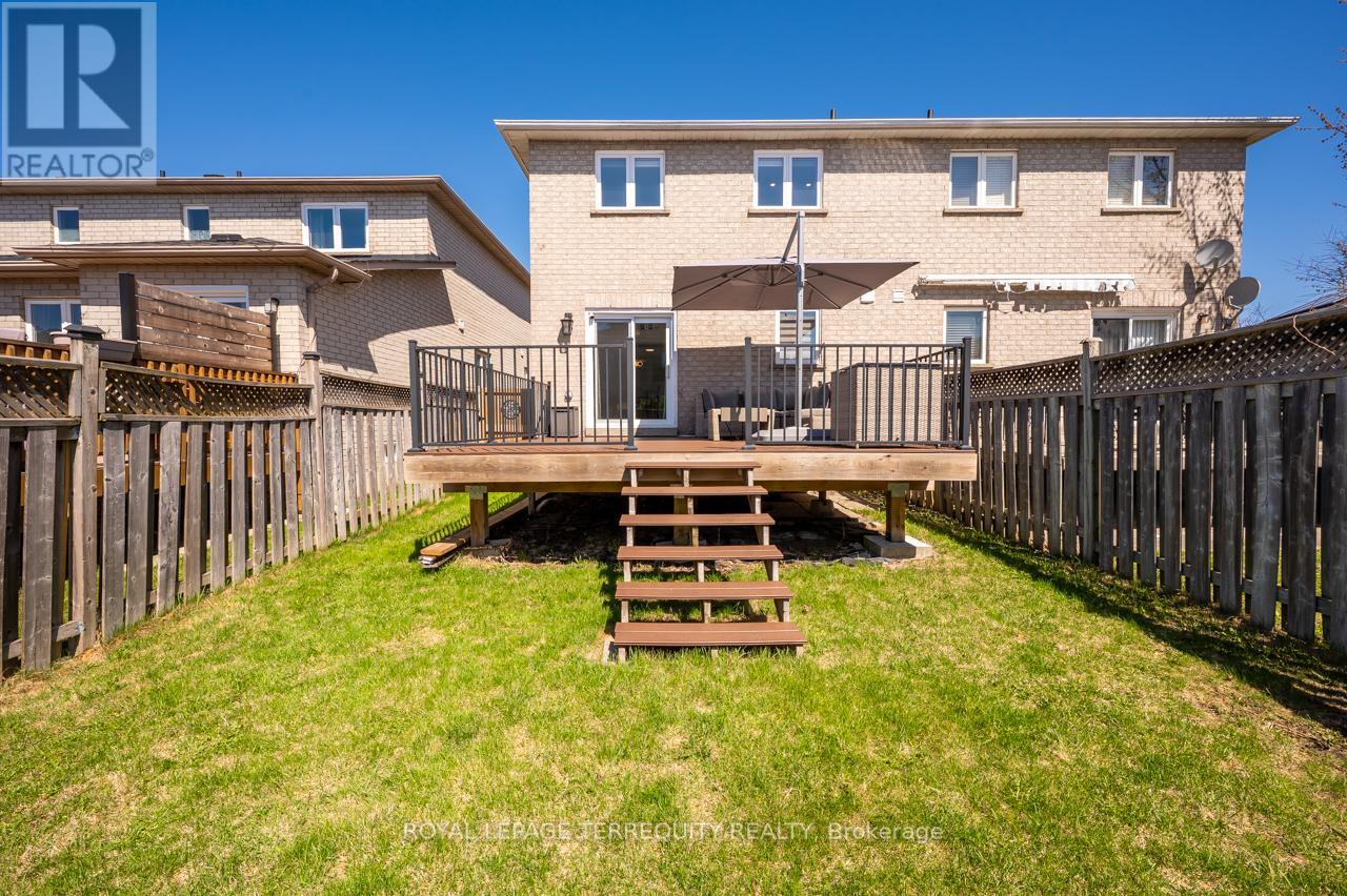 9 Kalmar Crescent, Richmond Hill (Oak Ridges), Ontario  L4E 3Z3 - Photo 6 - N12199919