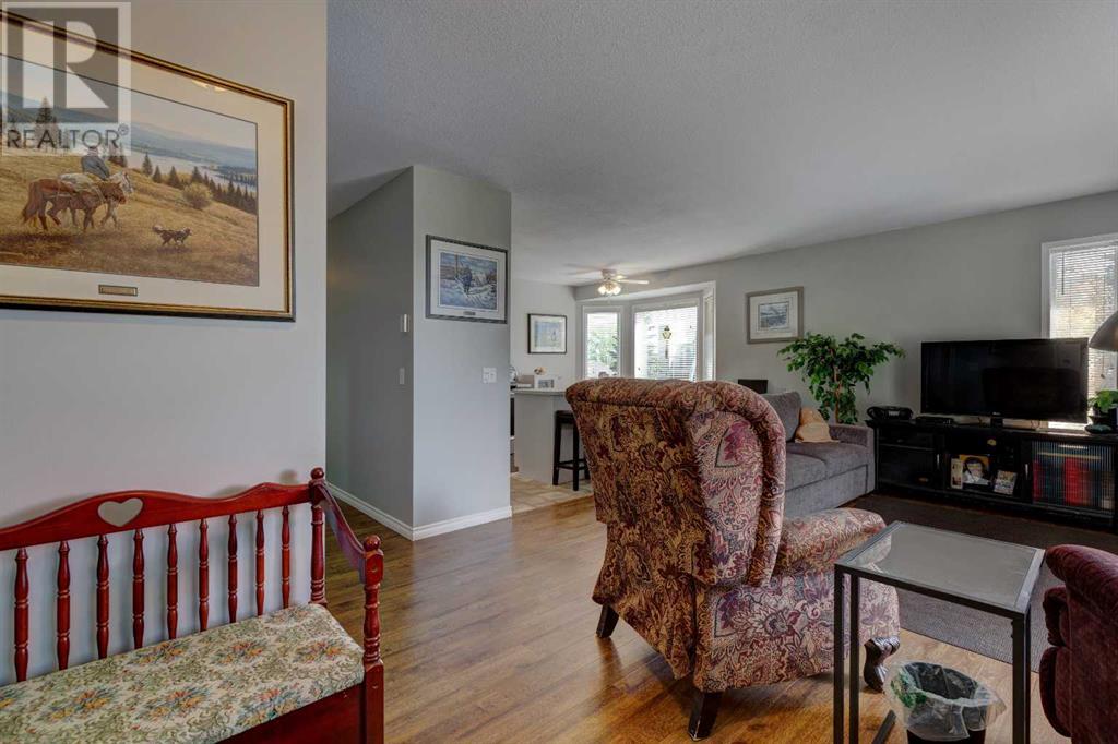 Property at 303, 1715 35 Street SE image 5