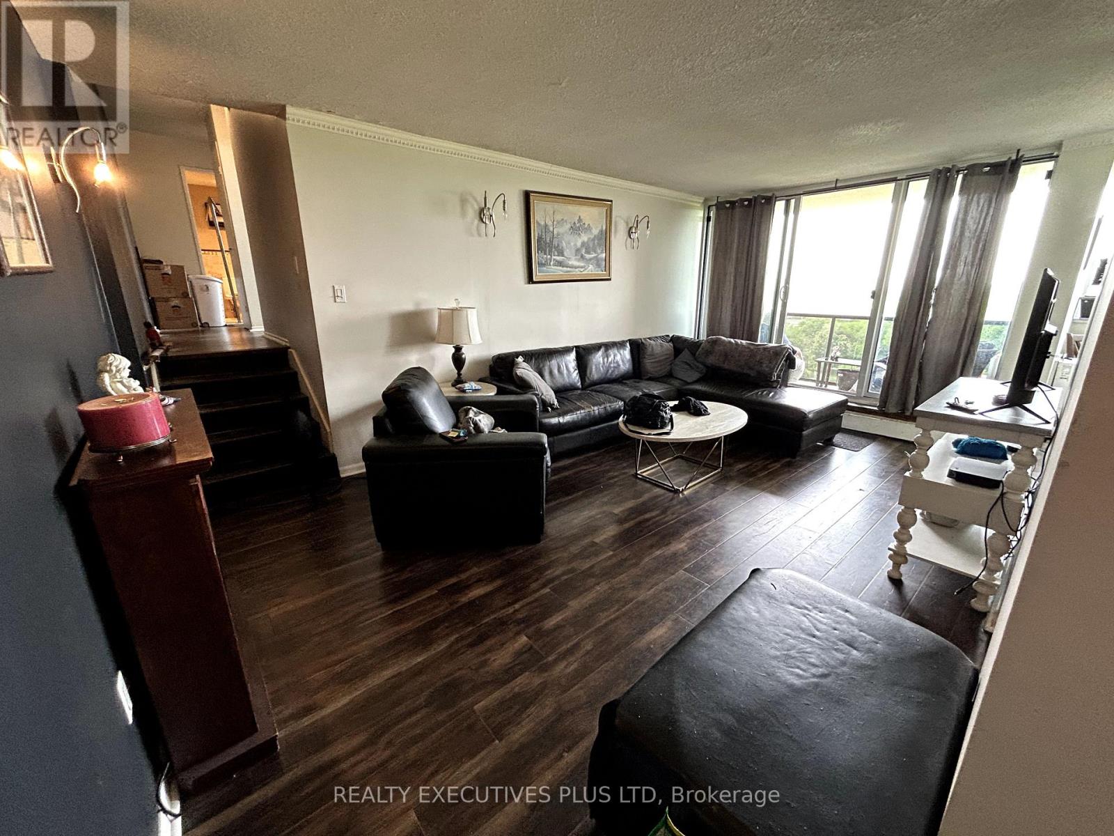 1203 - 530 Lolita Gardens, Mississauga, Ontario  L5A 3T2 - Photo 4 - W12199133