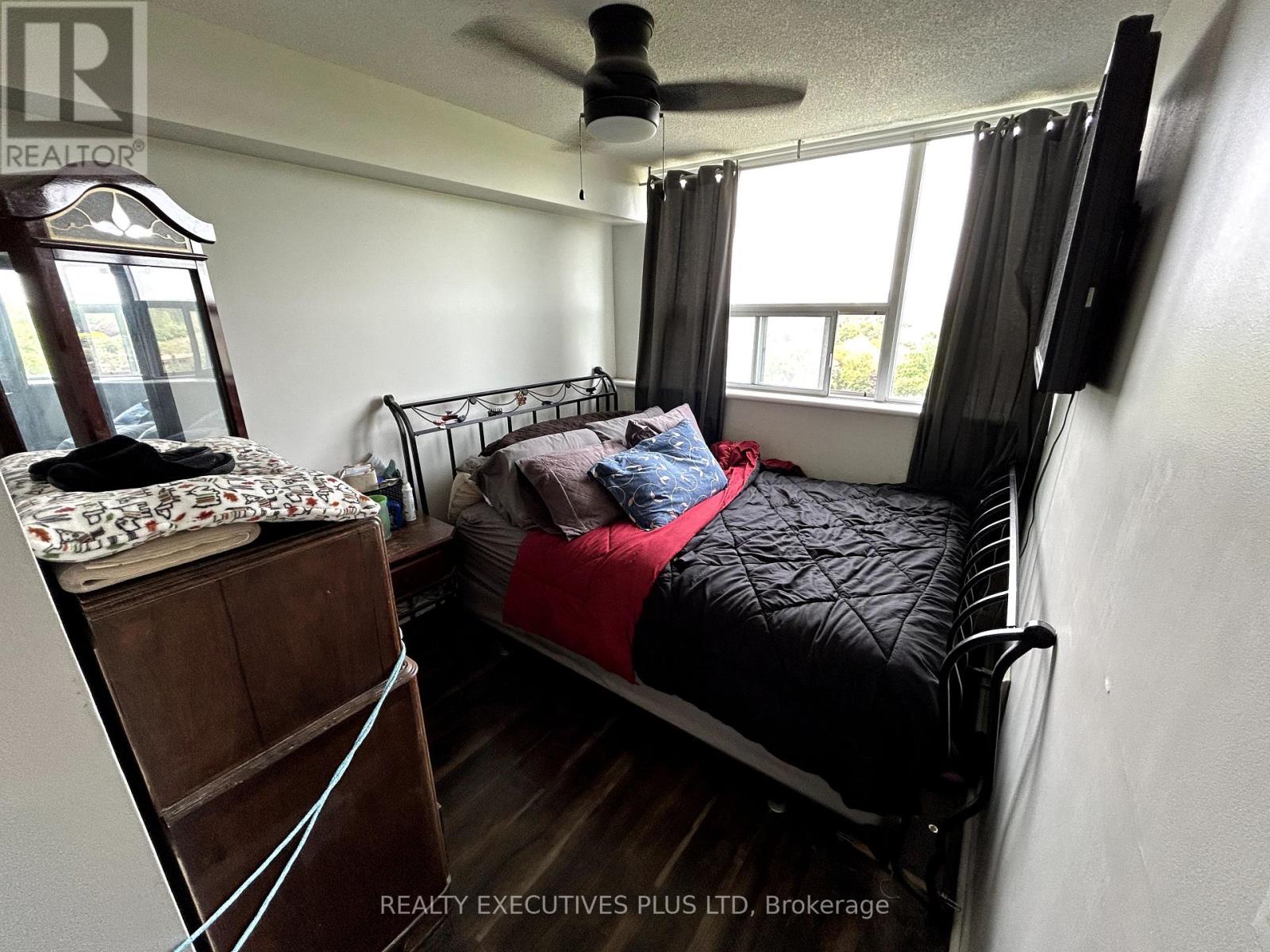 1203 - 530 Lolita Gardens, Mississauga, Ontario  L5A 3T2 - Photo 12 - W12199133