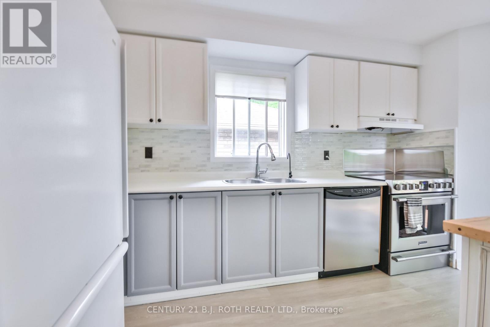 37 Nicholson Drive, Barrie, Ontario  L4N 8L7 - Photo 12 - S12199846