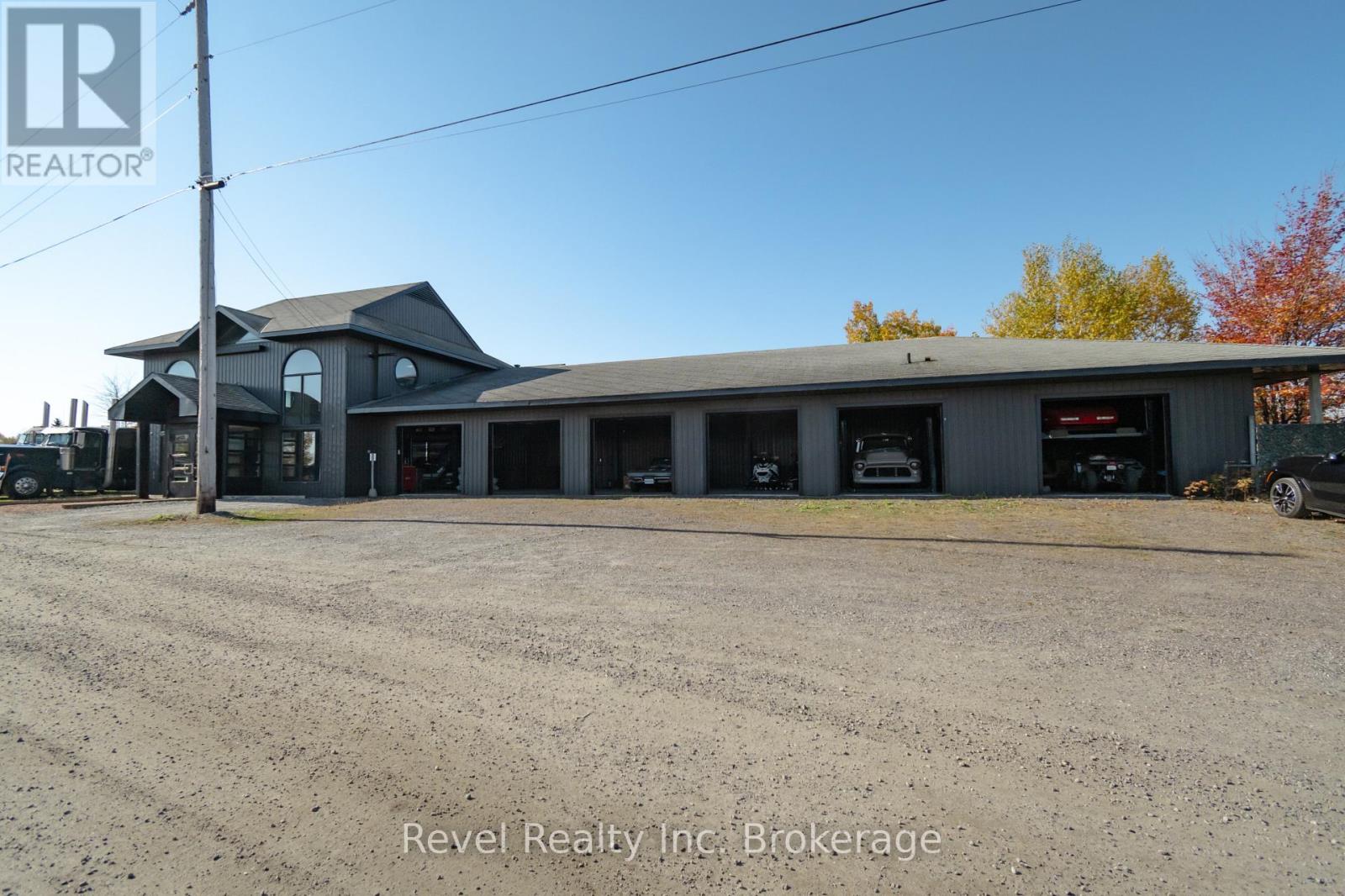 1753 Seymour Street, North Bay, Ontario  P1B 8G4 - Photo 1 - X12200111