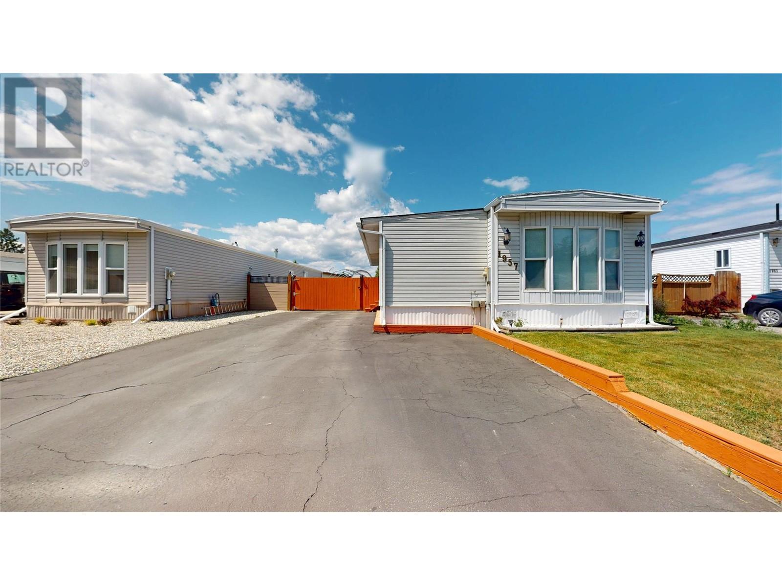 1957 Kokanee Crescent, Cranbrook, British Columbia  V1C 5X6 - Photo 2 - 10350795