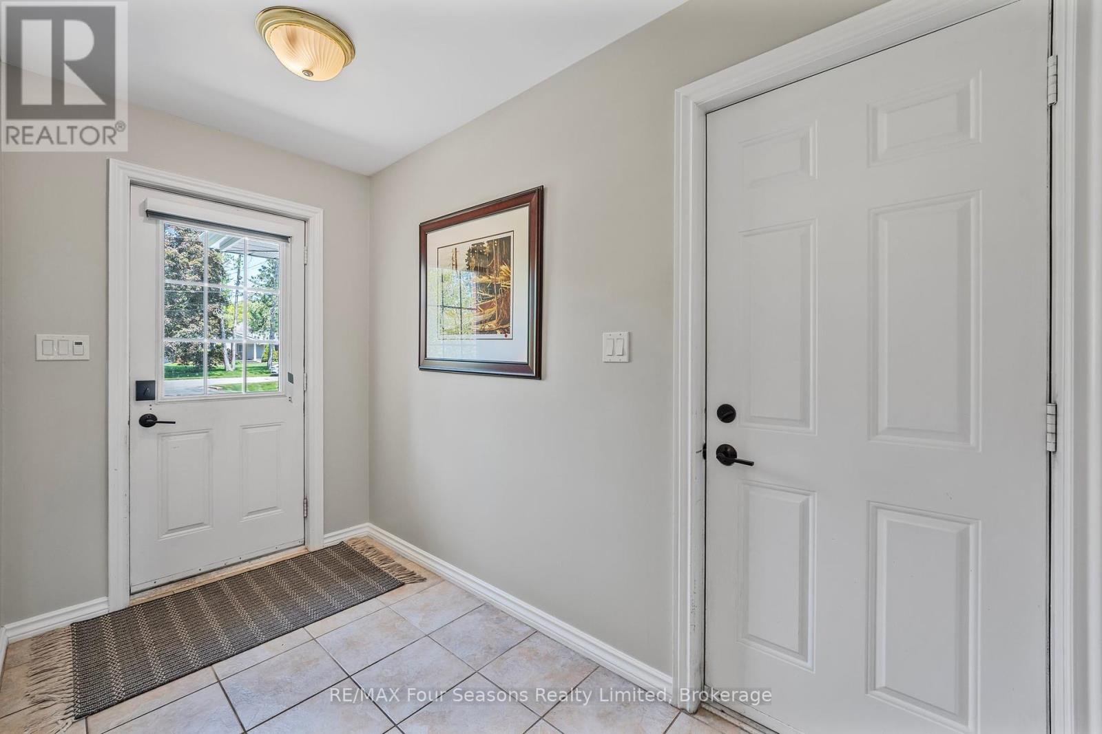 9 Jodies Lane, Springwater, Ontario  L9X 0M4 - Photo 23 - S12200016
