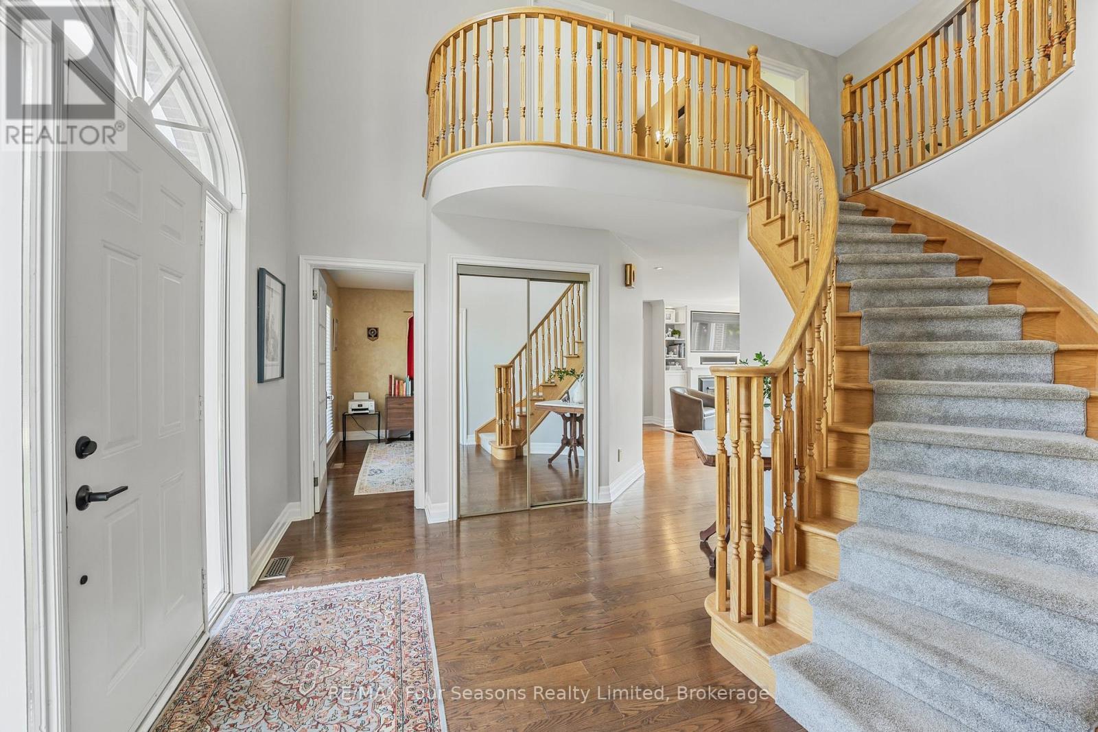 9 Jodies Lane, Springwater, Ontario  L9X 0M4 - Photo 3 - S12200016