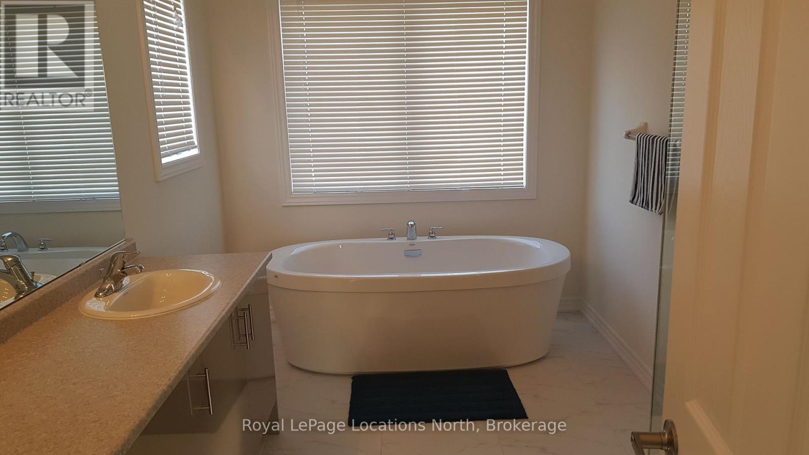 205 Roy Drive, Clearview, Ontario  L0M 1S0 - Photo 11 - S12200064