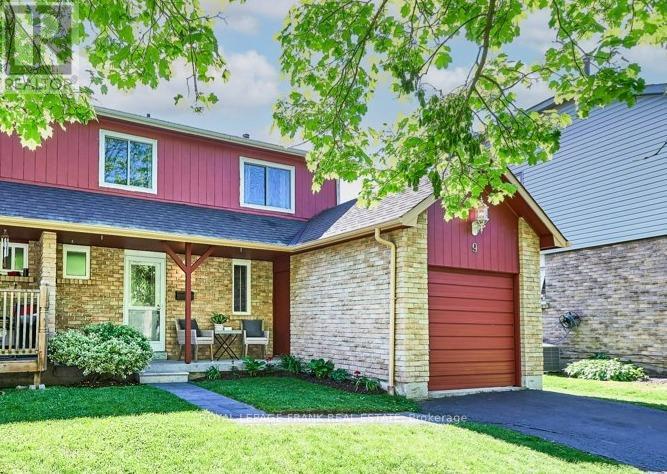9 BEECROFT COURT, Whitby, Ontario