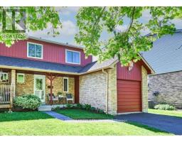 9 BEECROFT COURT, Whitby, Ontario