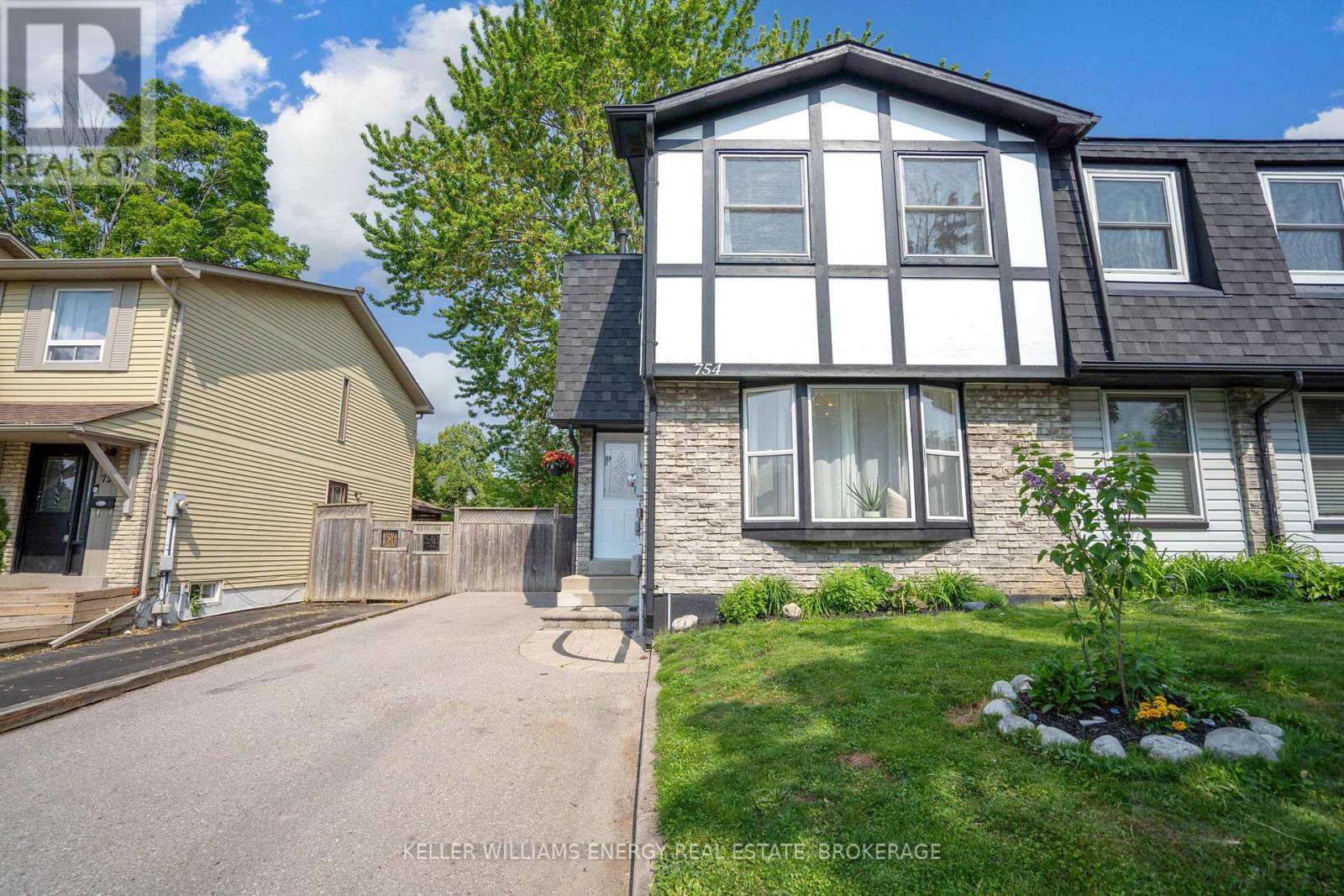 754 HILLCROFT STREET, Oshawa, Ontario