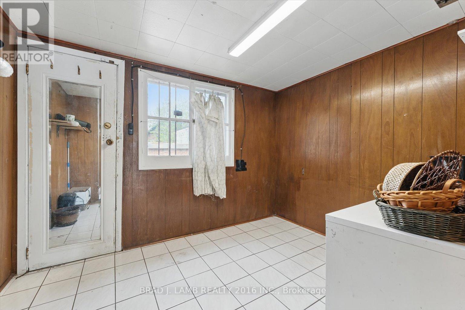 2257 Dundas Street W, Toronto, Ontario  M6R 1X6 - Photo 12 - W12199835