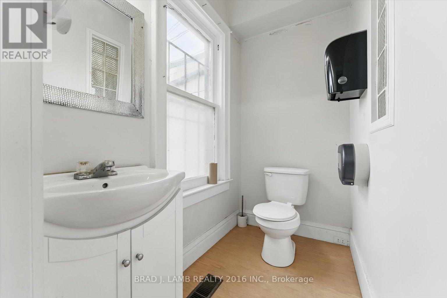 2257 Dundas Street W, Toronto, Ontario  M6R 1X6 - Photo 14 - W12199835