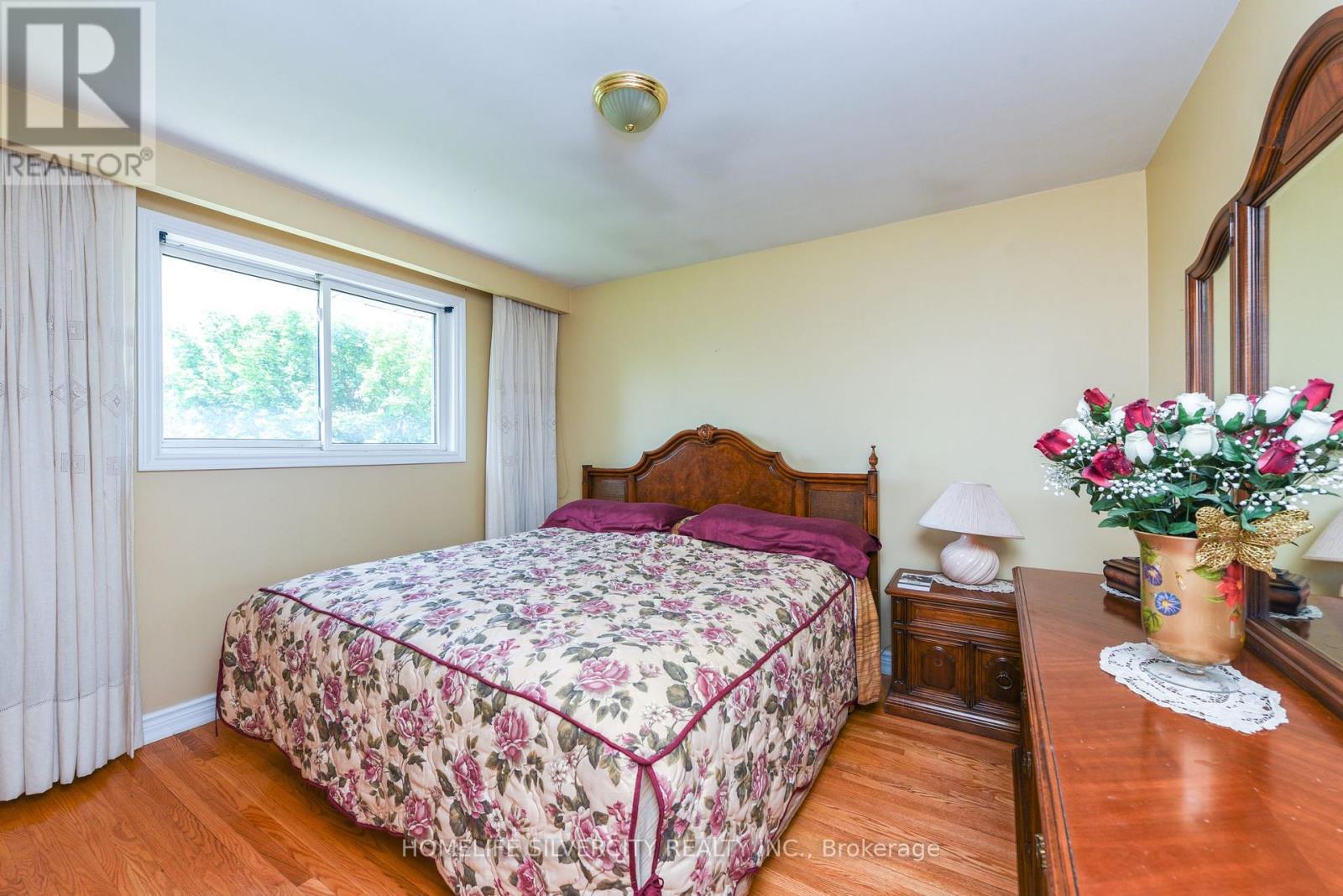 7506 Middleshire Road, Mississauga (Malton), Ontario  L4T 3S2 - Photo 17 - W12199843