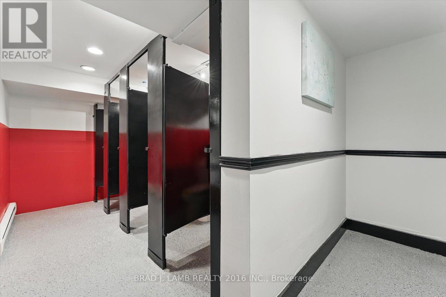 2261 Dundas Street W, Toronto, Ontario  M6R 1X6 - Photo 13 - W12199880