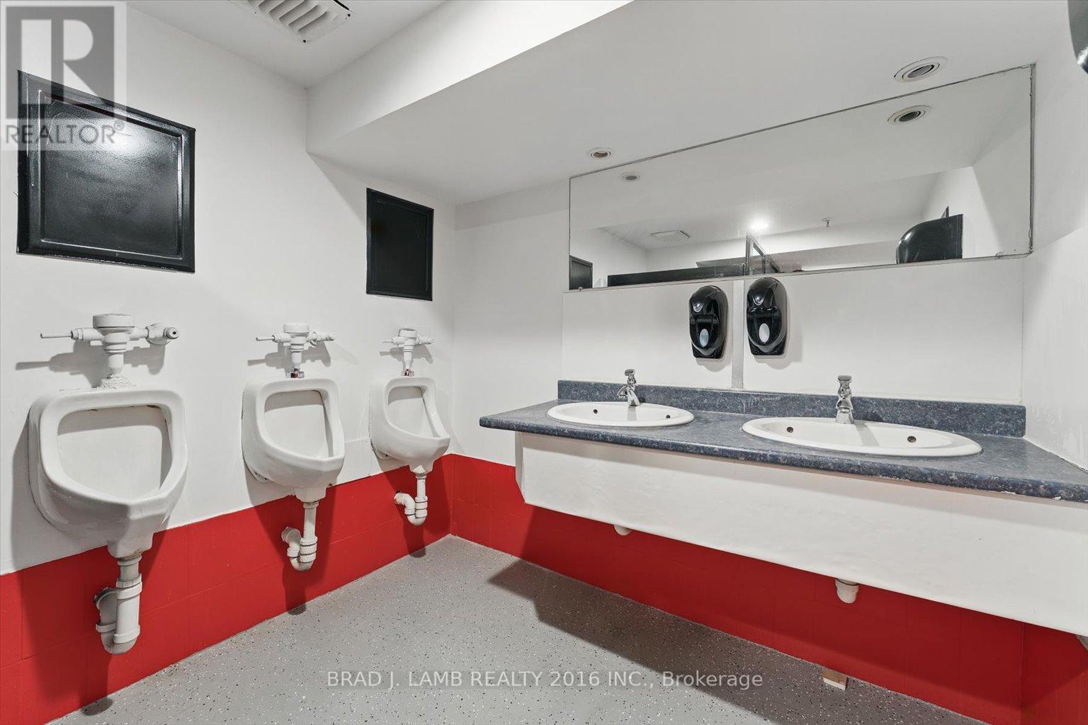 2261 Dundas Street W, Toronto, Ontario  M6R 1X6 - Photo 14 - W12199880