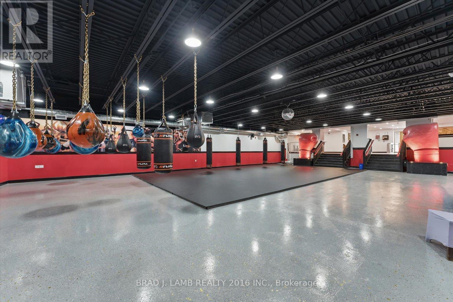 2261 Dundas Street W, Toronto, Ontario  M6R 1X6 - Photo 7 - W12199880