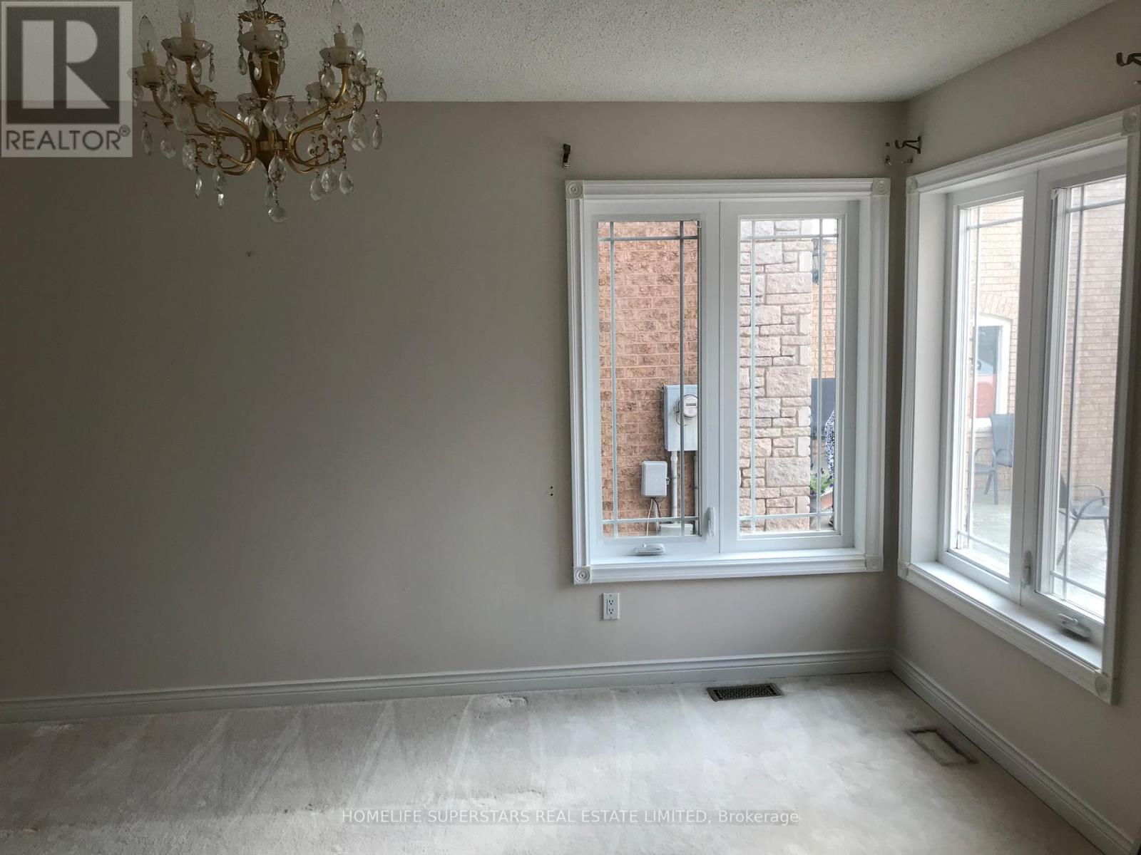 54 Hollybush Street, Brampton, Ontario  L6R 1A6 - Photo 2 - W12199881