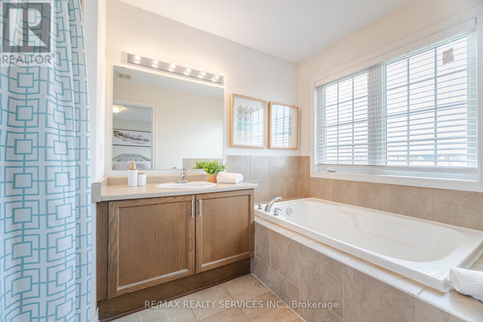 21 Cedarbrook Road, Brampton (Sandringham-Wellington), Ontario  L6R 0W4 - Photo 20 - W12199899