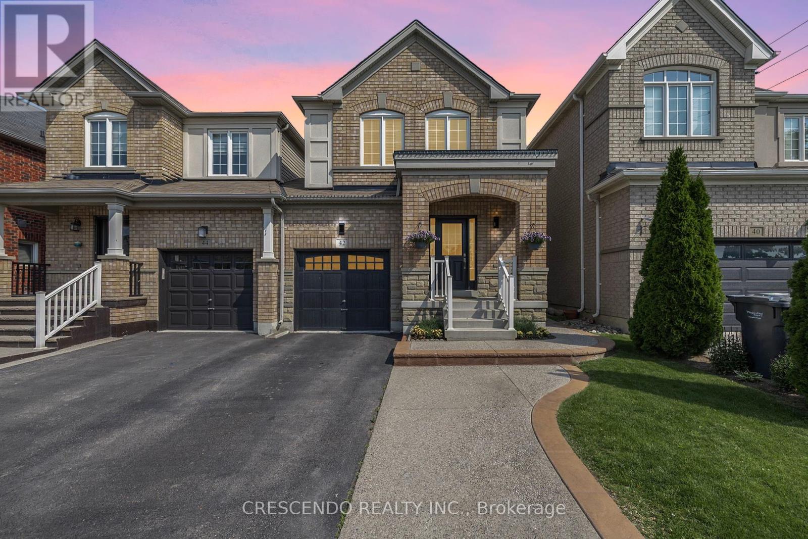 42 NAPOLEON CRESCENT, Brampton, Ontario