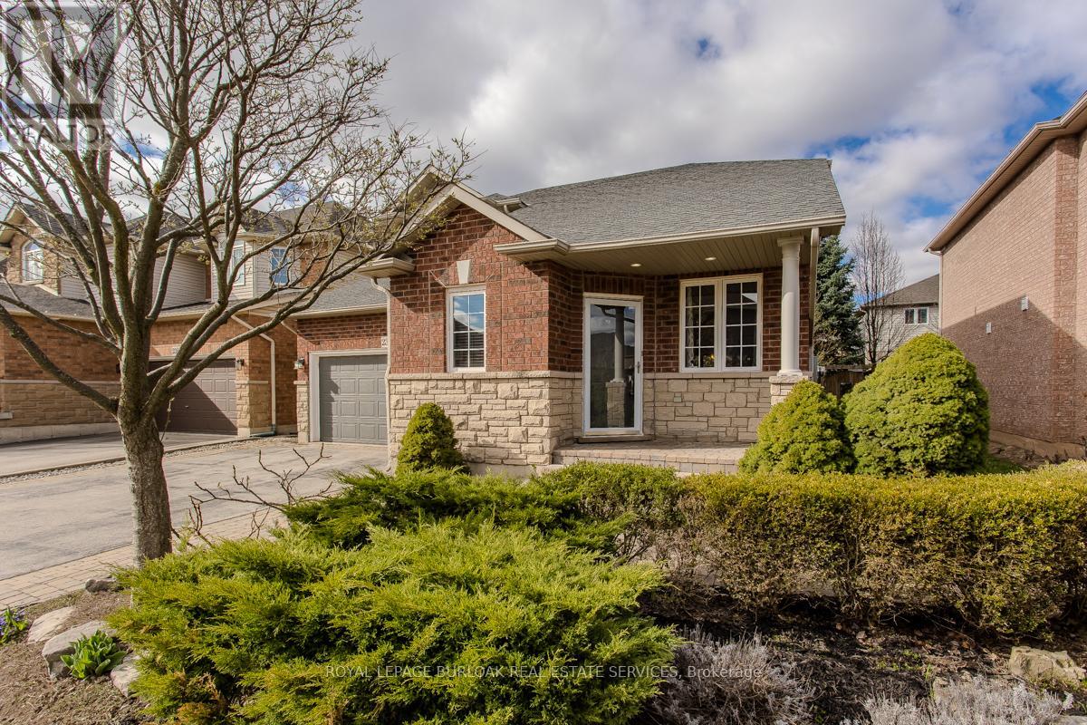 2382 Emerson Drive, Burlington, Ontario  L7L 7G6 - Photo 2 - W12199915