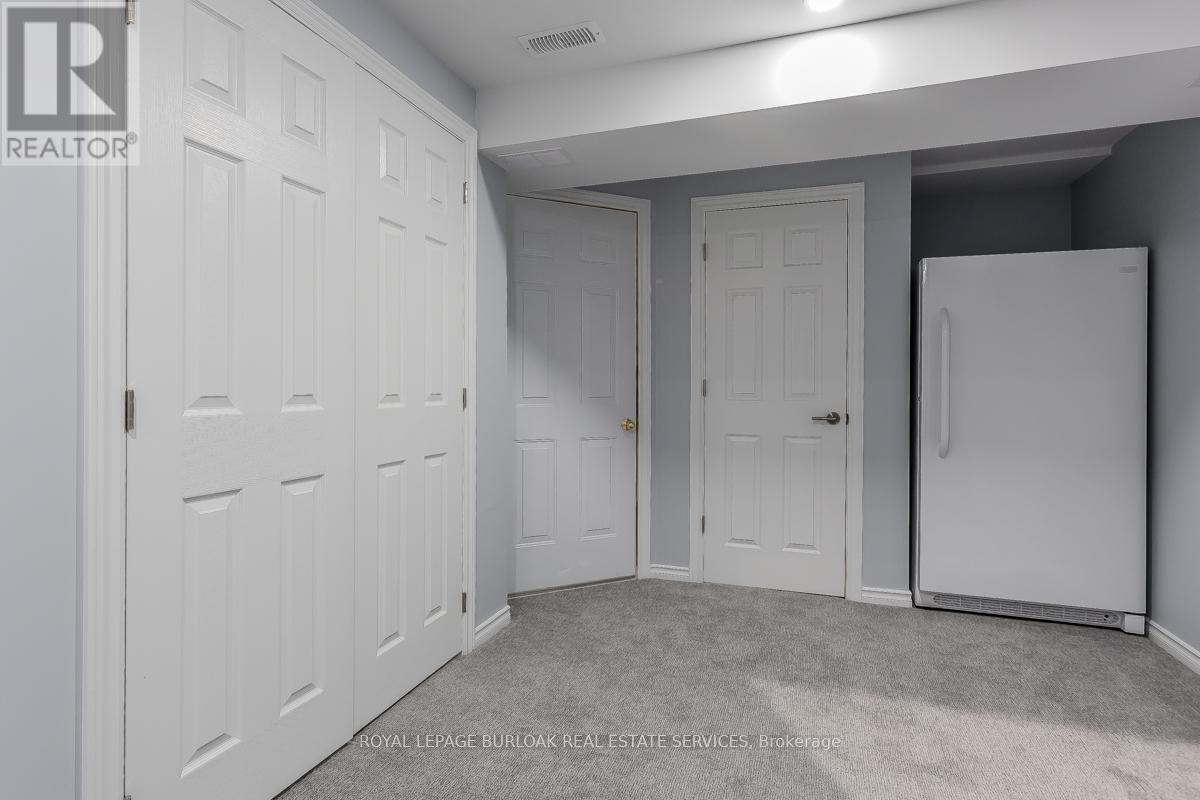 2382 Emerson Drive, Burlington, Ontario  L7L 7G6 - Photo 30 - W12199915