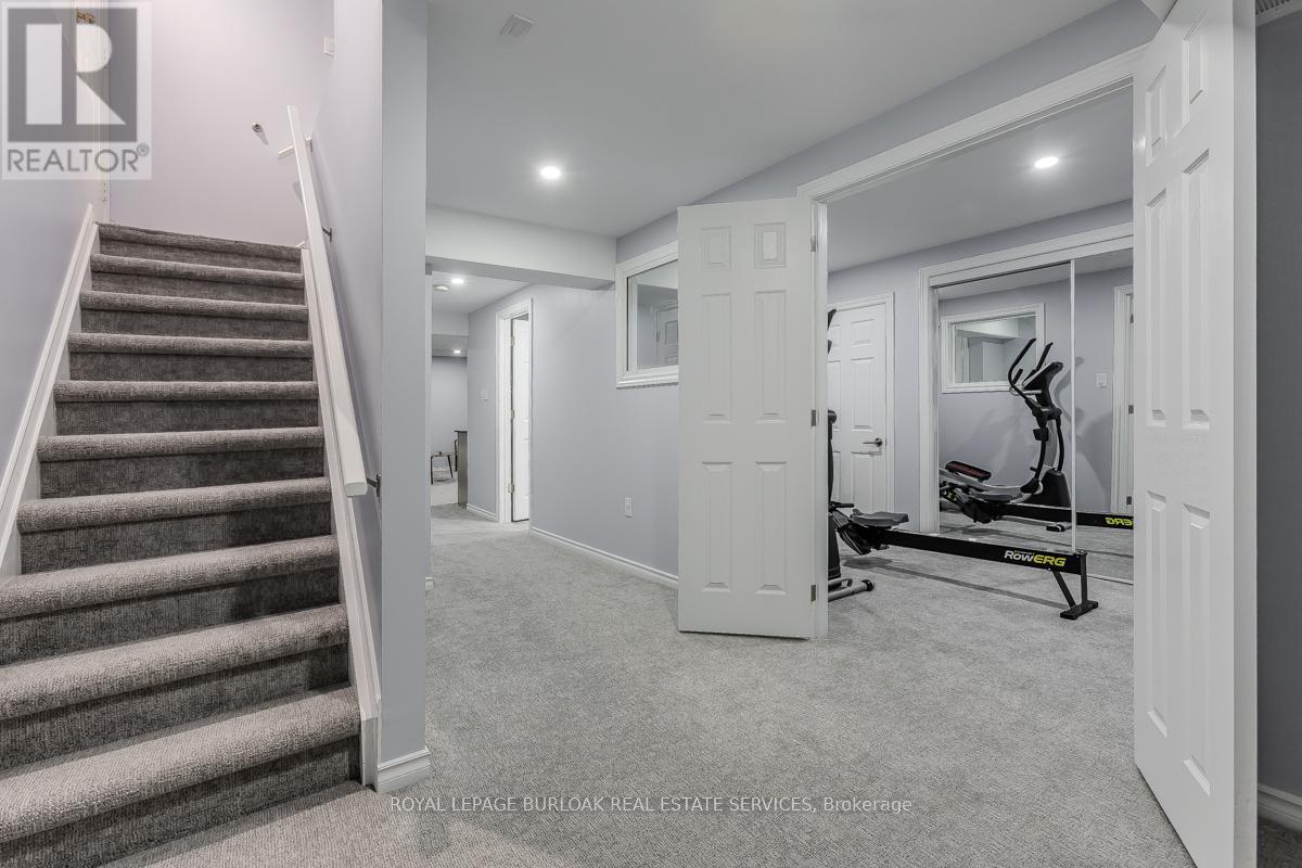 2382 Emerson Drive, Burlington, Ontario  L7L 7G6 - Photo 31 - W12199915