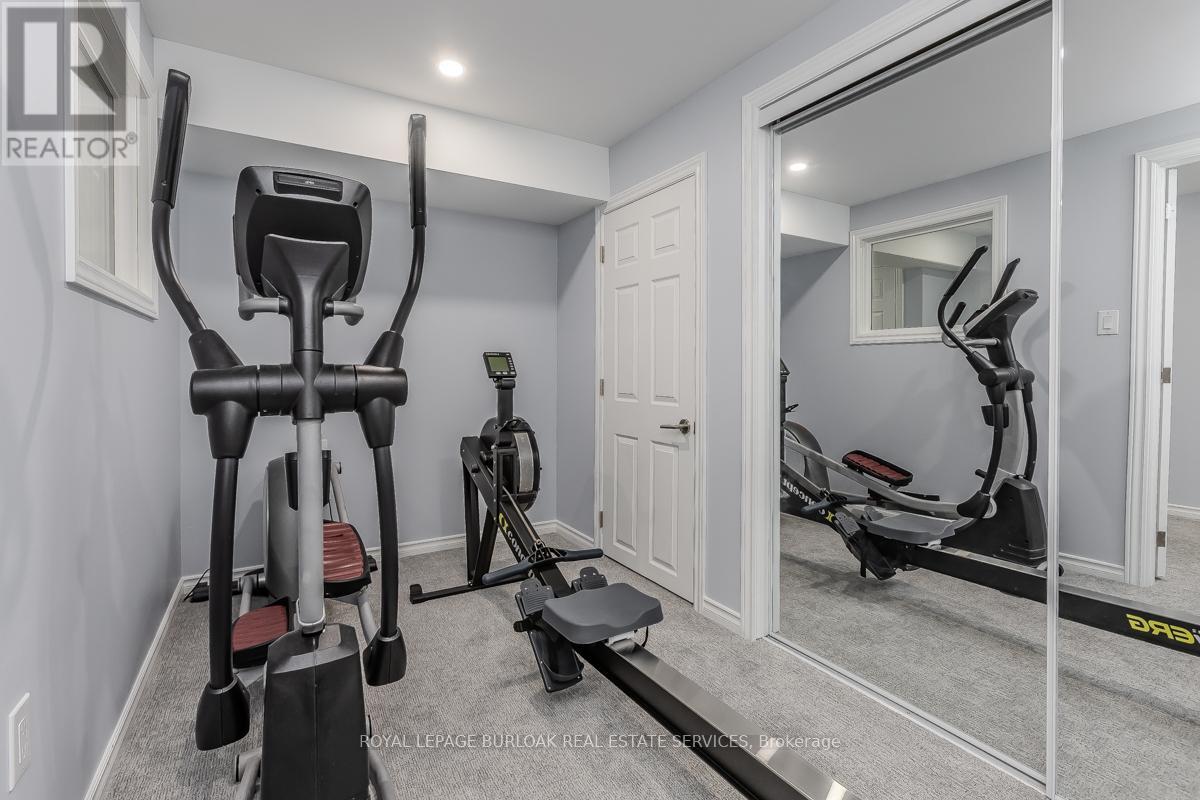 2382 Emerson Drive, Burlington, Ontario  L7L 7G6 - Photo 32 - W12199915