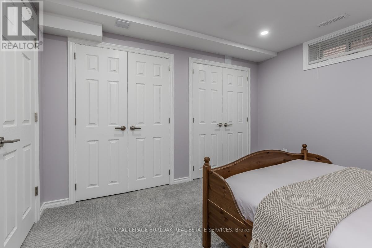 2382 Emerson Drive, Burlington, Ontario  L7L 7G6 - Photo 49 - W12199915