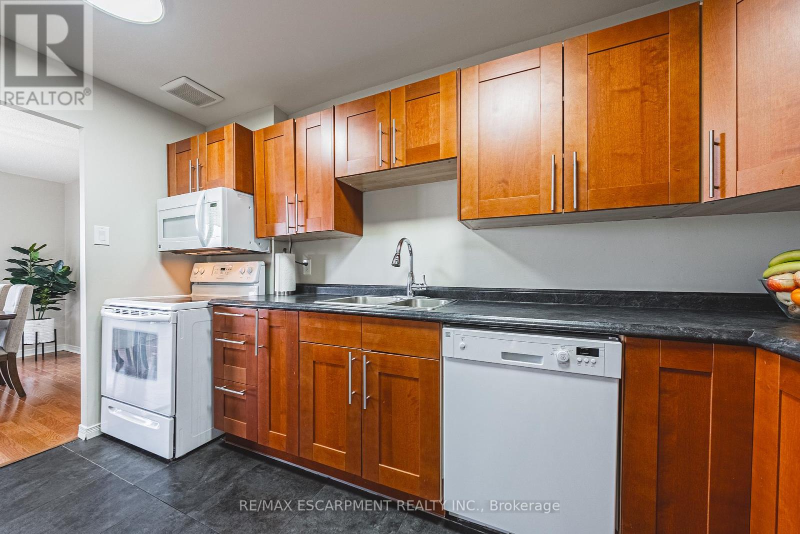 1706 - 2055 Upper Middle Road, Burlington, Ontario  L7P 3P4 - Photo 11 - W12199939