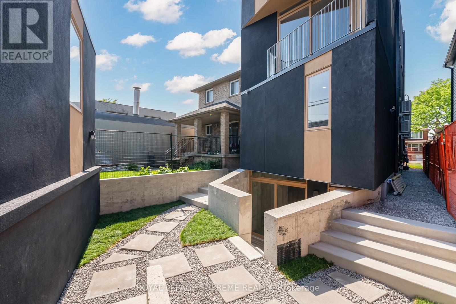 2 - 101 Bernice Crescent, Toronto, Ontario  M6N 1W7 - Photo 26 - W12199946