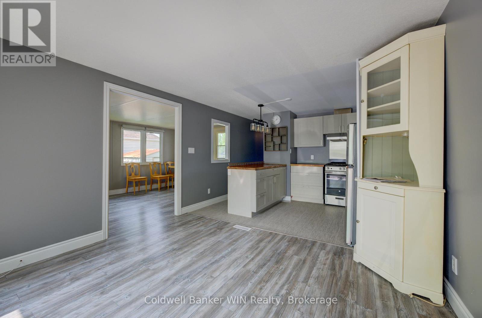 72 Lakeside, 7489 Side Road 5 E, Wellington North, Ontario  N0G 2L0 - Photo 12 - X12200058