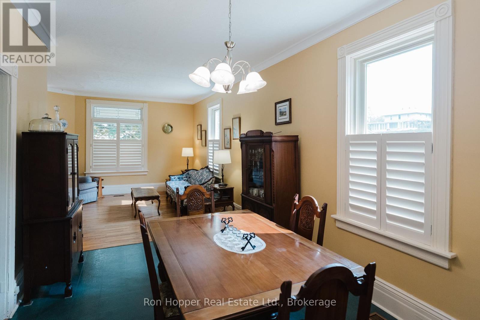 695 9th Street E, Owen Sound, Ontario  N4K 1P8 - Photo 11 - X12200146