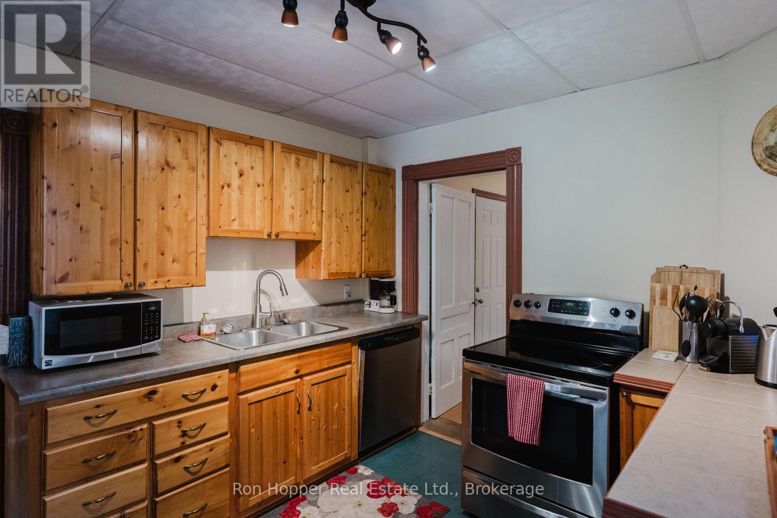 695 9th Street E, Owen Sound, Ontario  N4K 1P8 - Photo 13 - X12200146
