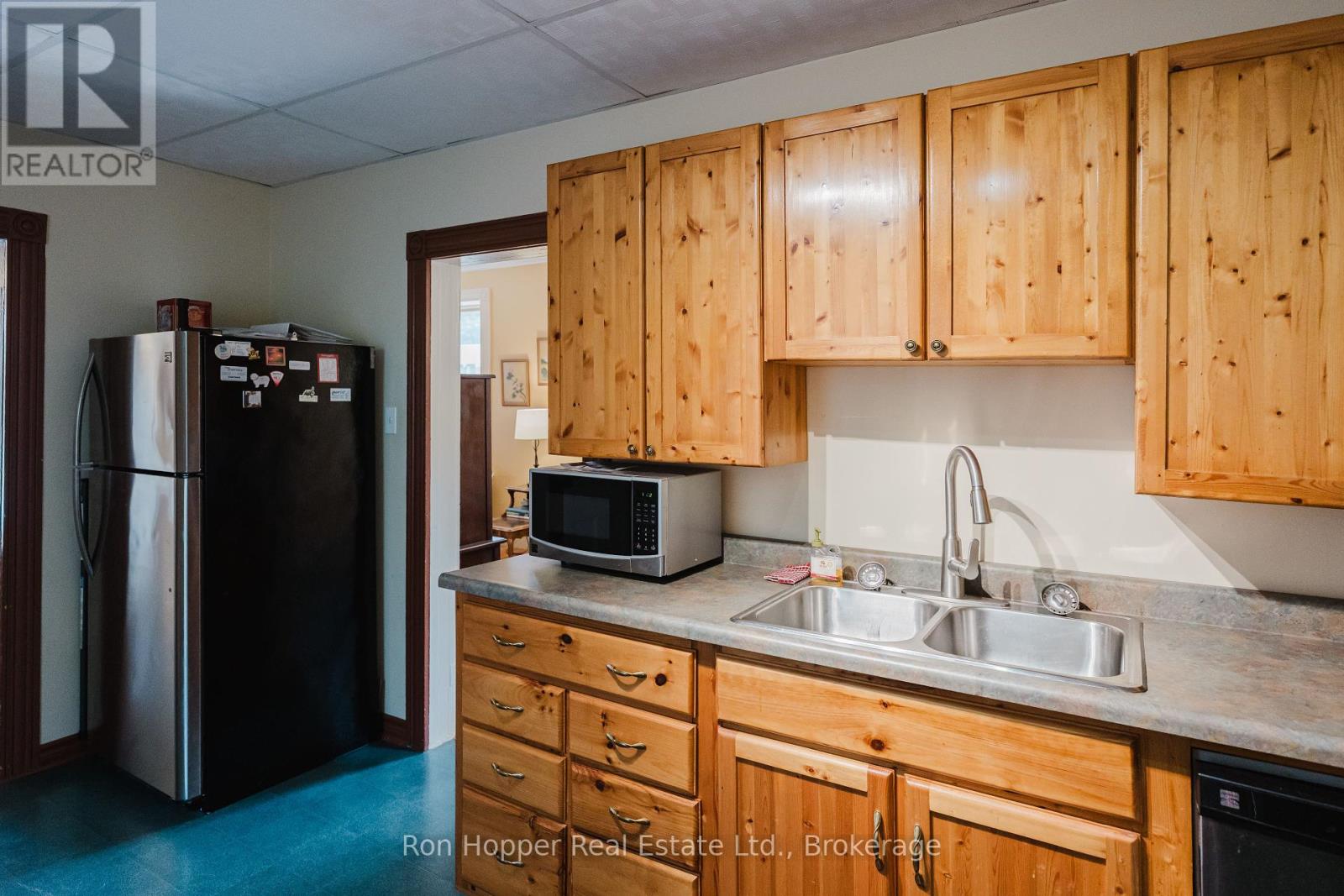 695 9th Street E, Owen Sound, Ontario  N4K 1P8 - Photo 14 - X12200146