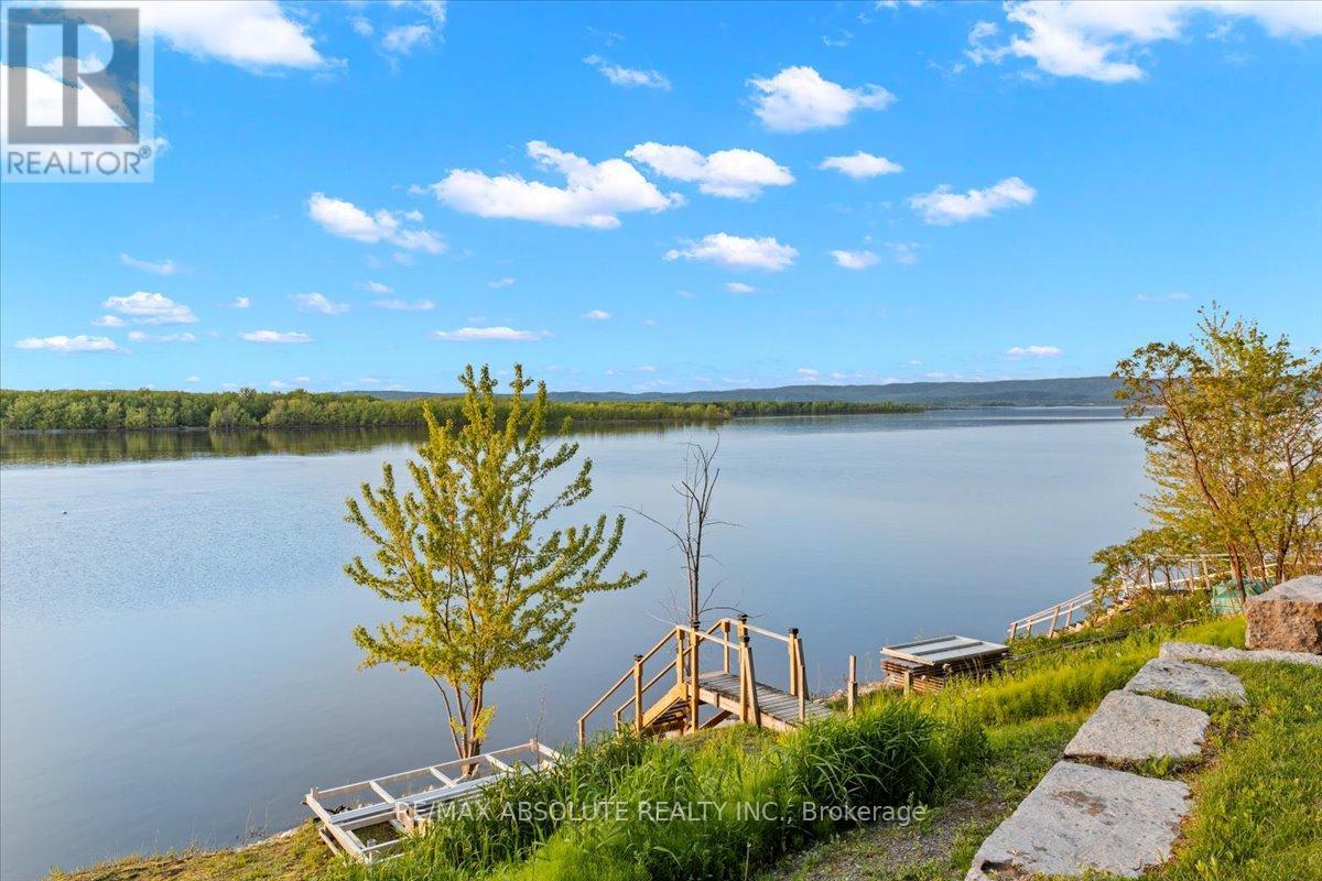304 Riverwood Drive, Ottawa, Ontario  K0A 3M0 - Photo 5 - X12200037