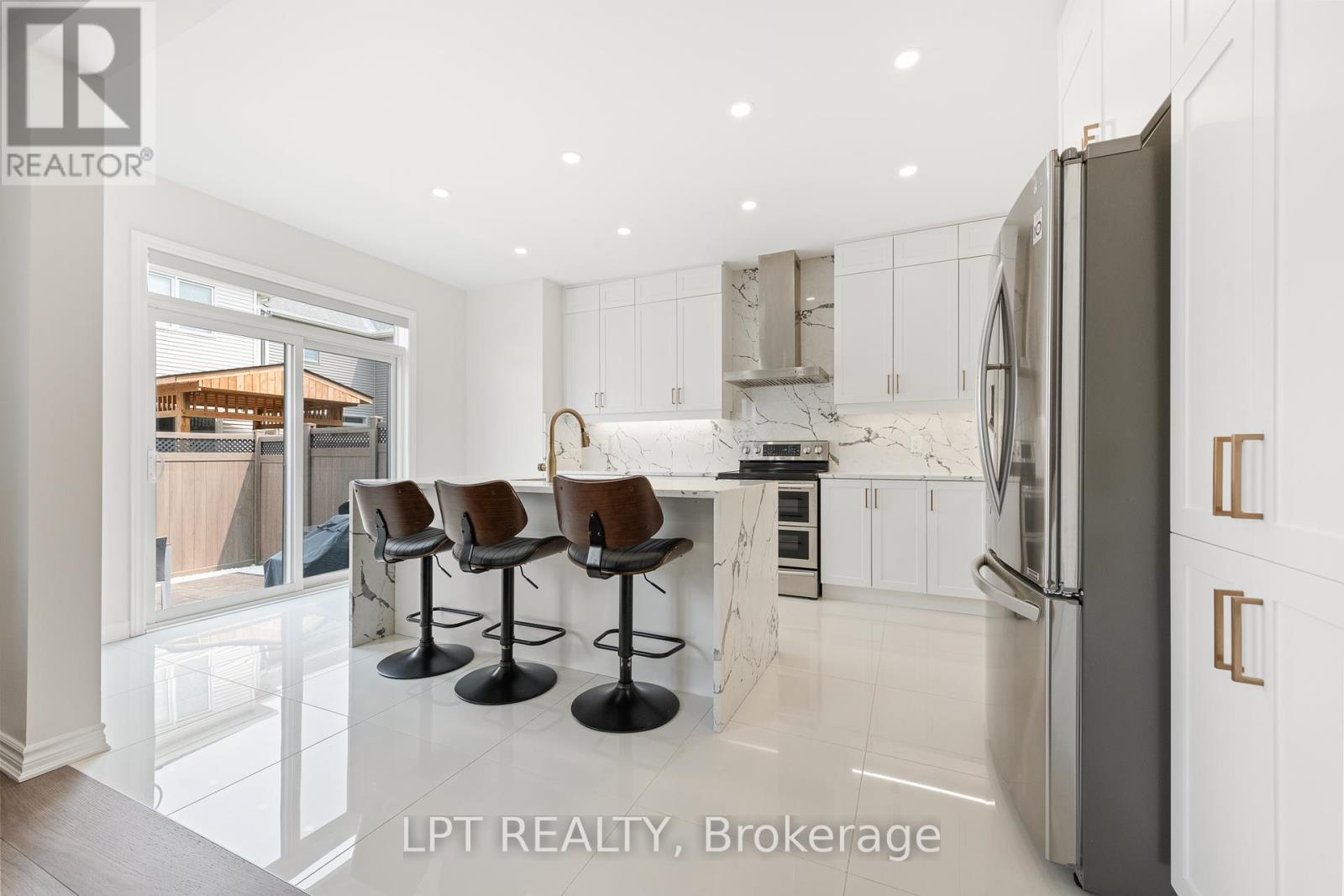 165 Celestial Grove, Ottawa, Ontario  K2J 6R6 - Photo 15 - X12200088