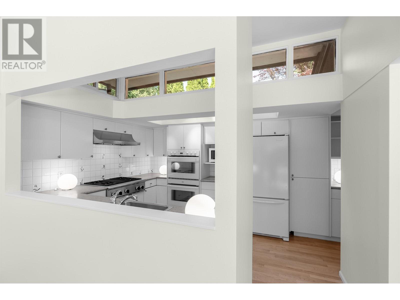 3395 Ayr Avenue, North Vancouver, British Columbia  V7R 1K4 - Photo 11 - R3011908