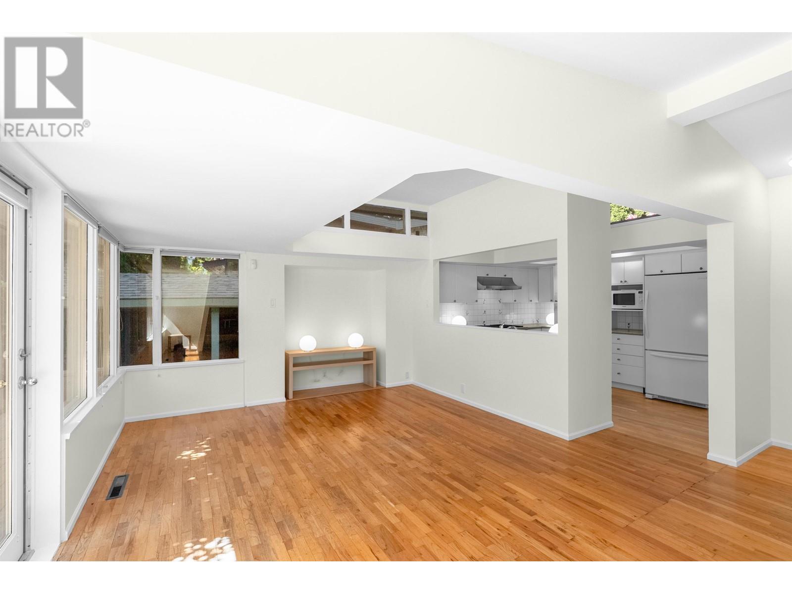 3395 Ayr Avenue, North Vancouver, British Columbia  V7R 1K4 - Photo 6 - R3011908