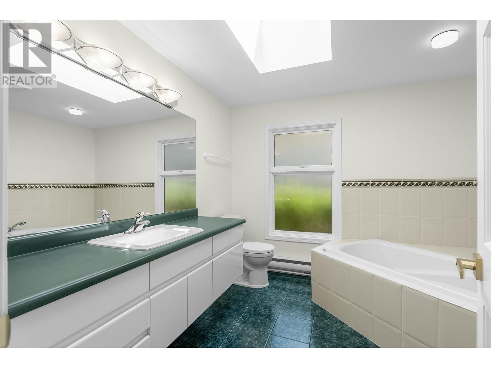 3395 Ayr Avenue, North Vancouver, British Columbia  V7R 1K4 - Photo 21 - R3011908