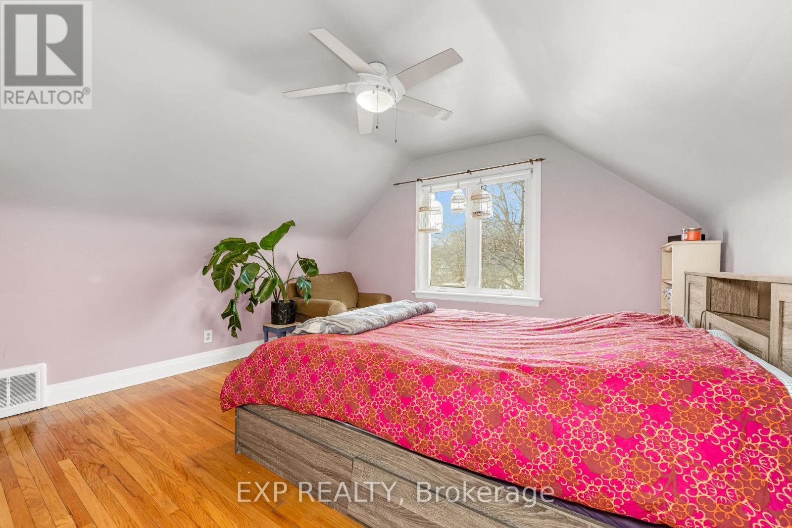 101 Erin Avenue, Hamilton (Rosedale), Ontario  L8K 4W1 - Photo 16 - X12199833