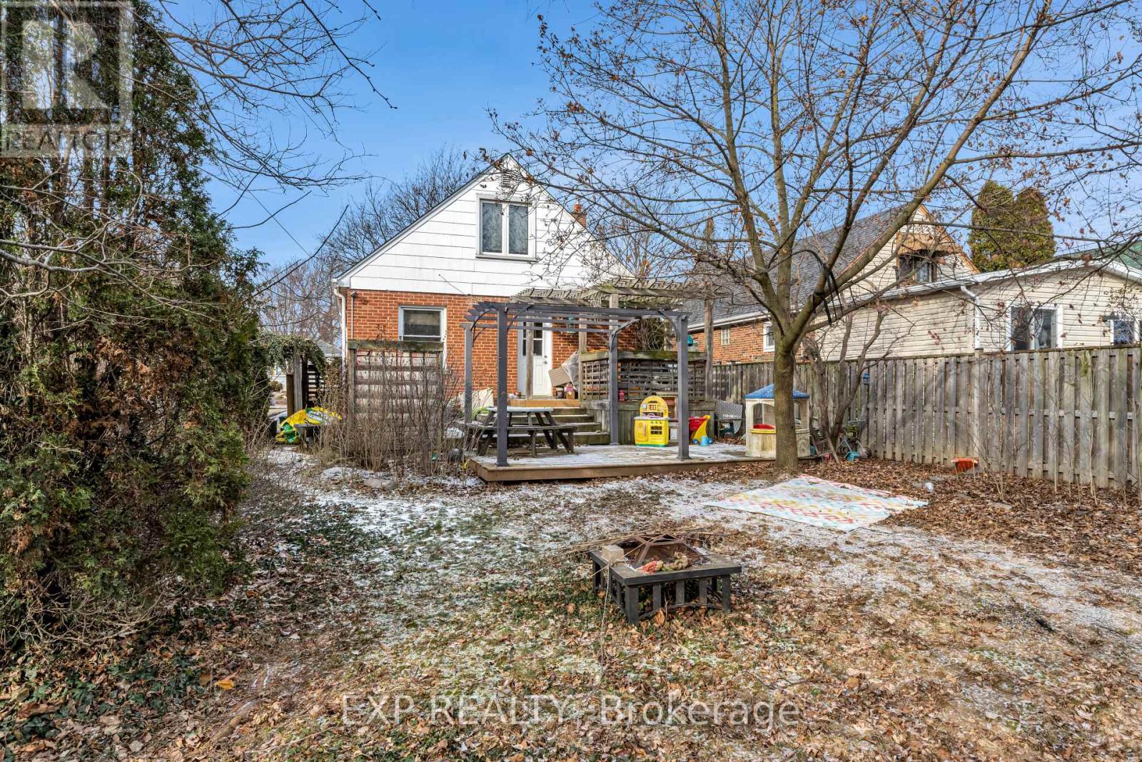 101 Erin Avenue, Hamilton (Rosedale), Ontario  L8K 4W1 - Photo 29 - X12199833