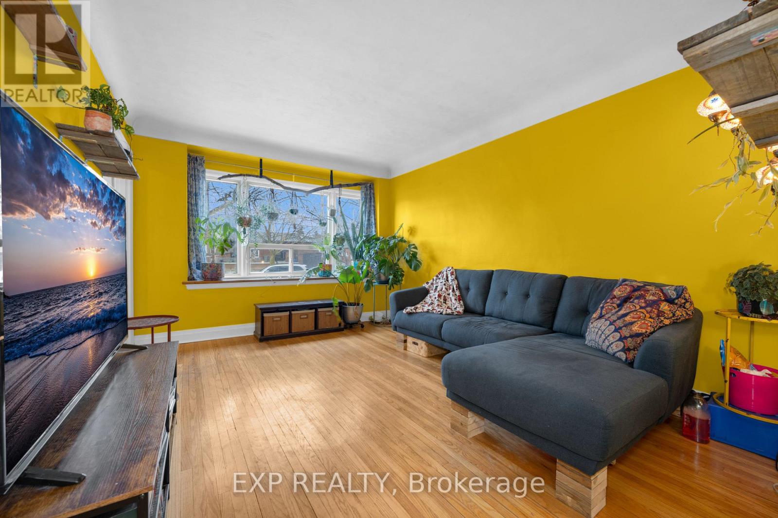 101 Erin Avenue, Hamilton (Rosedale), Ontario  L8K 4W1 - Photo 6 - X12199833