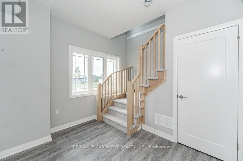 66 Waterlily Way, Hamilton, Ontario  L0R 1P0 - Photo 10 - X12199841