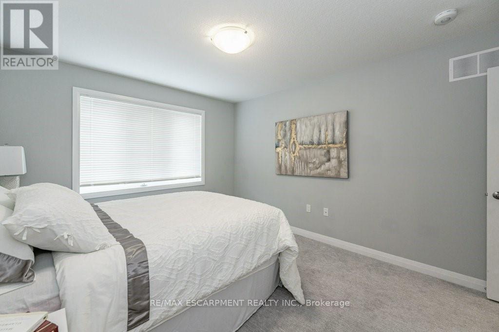 66 Waterlily Way, Hamilton, Ontario  L0R 1P0 - Photo 33 - X12199841