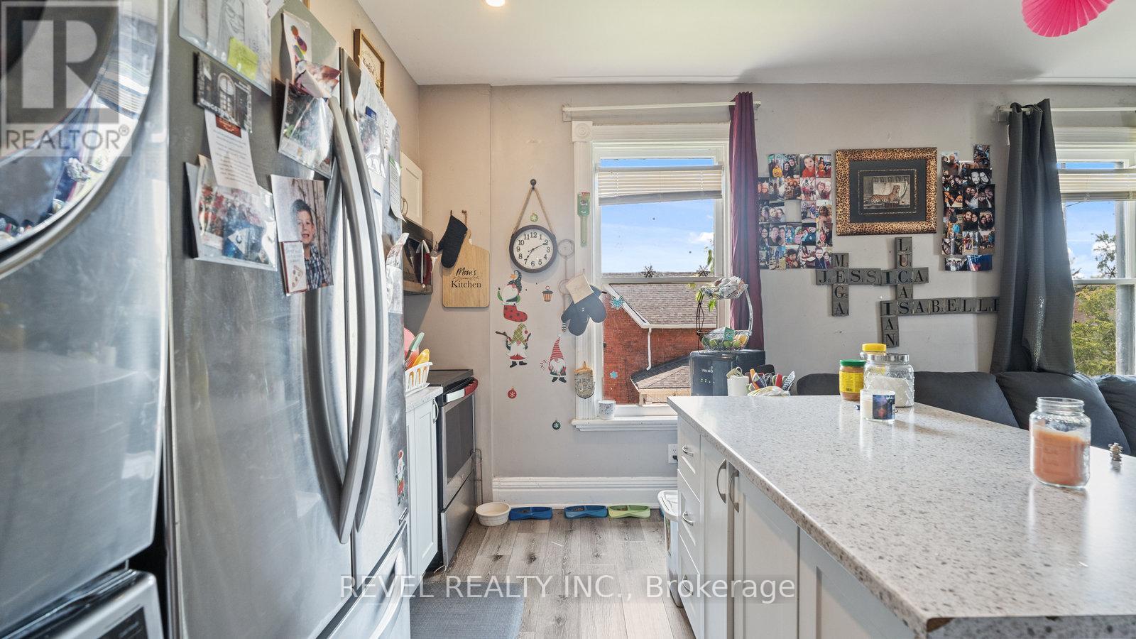 65 Victoria Street, Brantford, Ontario  N3S 3K3 - Photo 7 - X12199884
