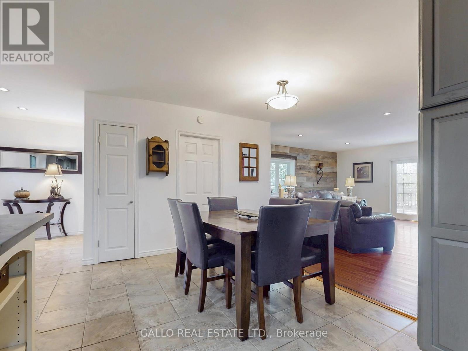 37 Windsor Drive, Whitchurch-Stouffville, Ontario  L4A 7X3 - Photo 11 - N12180885