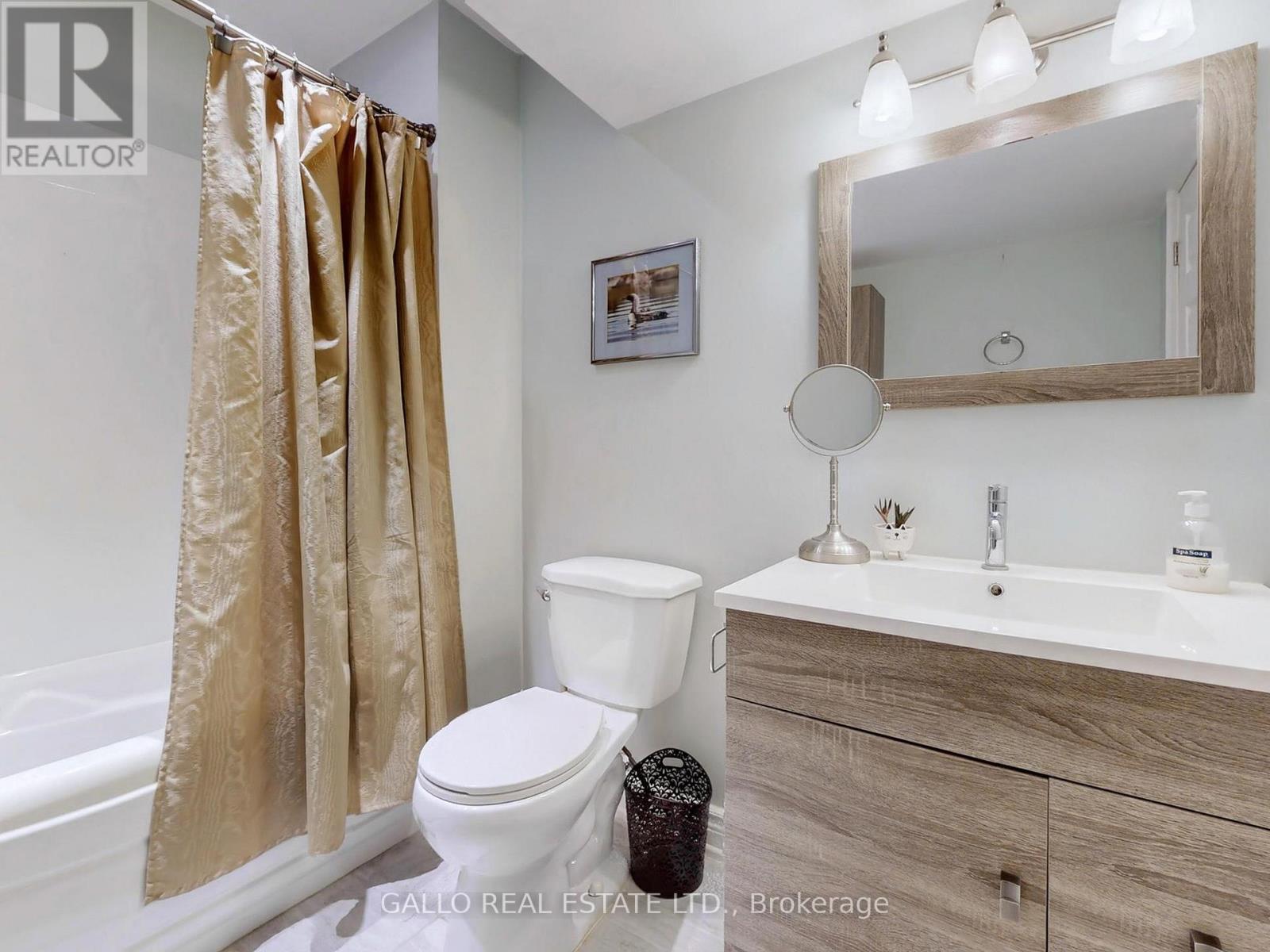 37 Windsor Drive, Whitchurch-Stouffville, Ontario  L4A 7X3 - Photo 28 - N12180885
