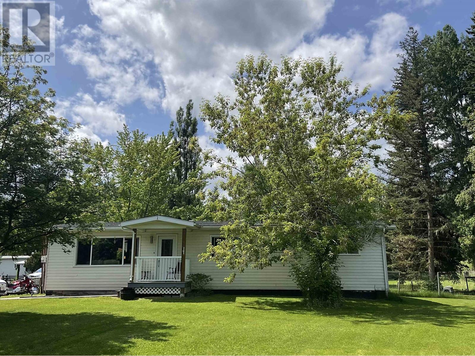 3070 Red Bluff Road, Quesnel, British Columbia  V2J 6C6 - Photo 2 - R3011977