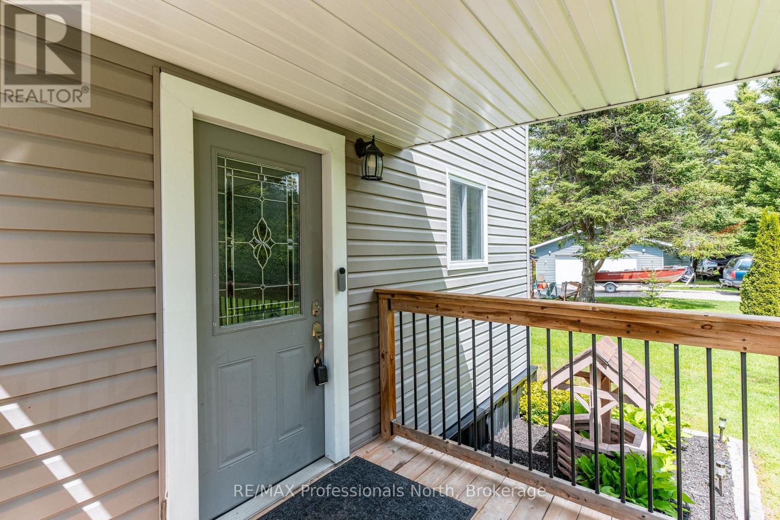 90 Kozy Kove Road, Kawartha Lakes, Ontario  K0M 1C0 - Photo 4 - X12166387