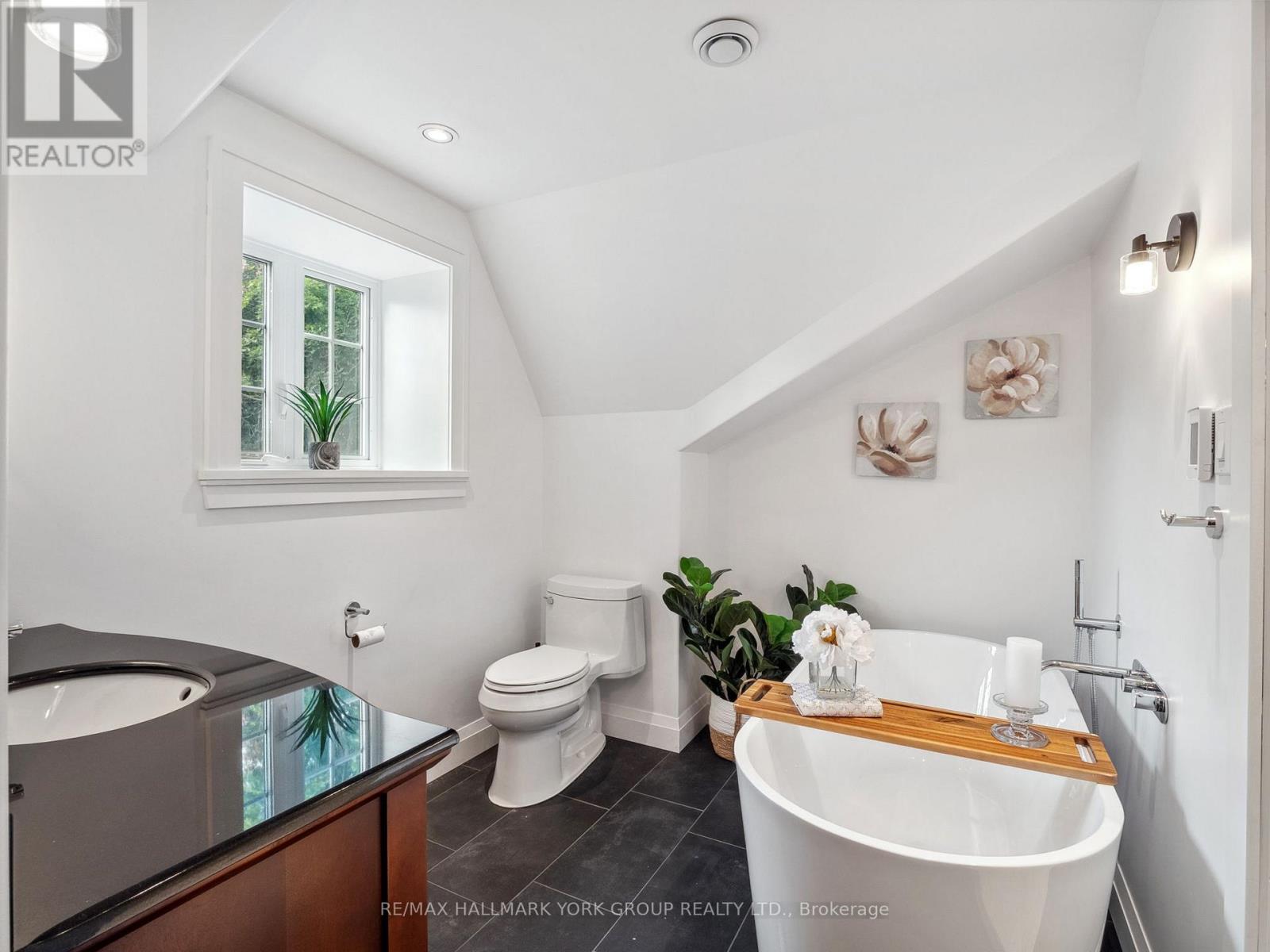 105 Duckworth Street, Barrie, Ontario  L4M 3V9 - Photo 37 - S12170575
